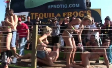 Nasty Girls Have Fun At The Concert