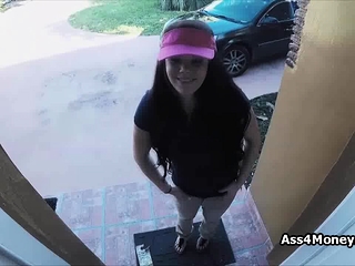 Pizza delivery girl fucks for cash on video