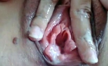Creamy Amateur Brunette Pussy Close-Up on Webcam