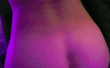 Amateur webcam toying wet pussy