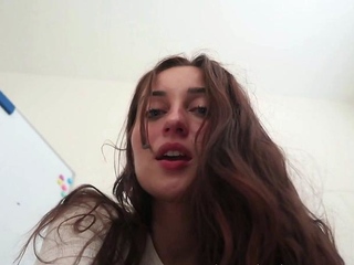 Young amateur teen in solo masturbation getting kinky