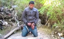 Espiando um macho latino amador se masturbando at o orgasmo