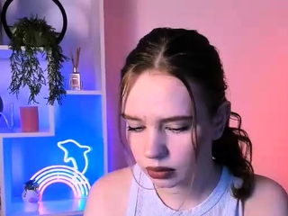 Webcam brunette solo masturbation